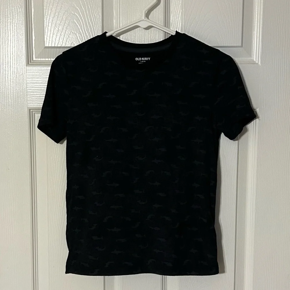 Old Navy Black Short Sleeve Tee with Sharks
